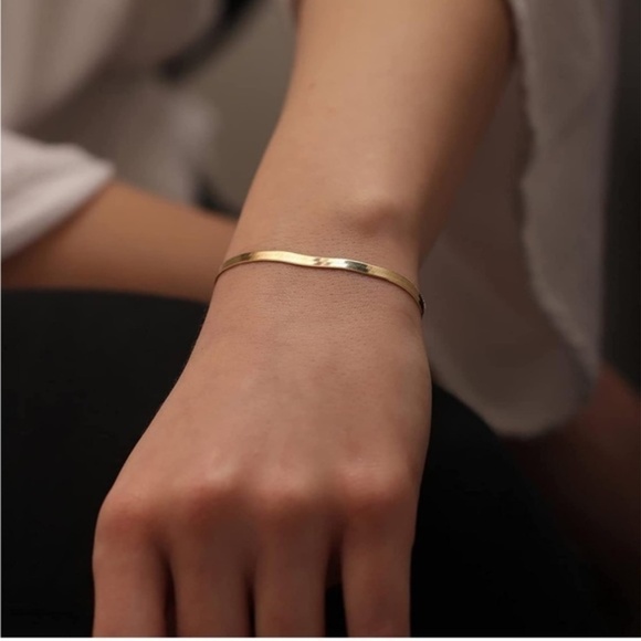 Gold 18k Gold Plated Herringbone Bracelet - Picture 2 of 5